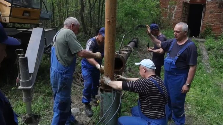 На Редантском водозаборе установили новый глубинный насос