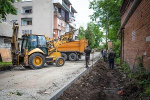 Во Владикавказе приступили к капитальному ремонту первого дорожного участка в этом сезоне