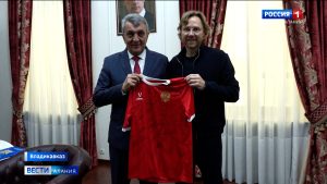 Глава республики Сергей Меняйло встретился с главным тренером сборной России по футболу Валерием Карпиным