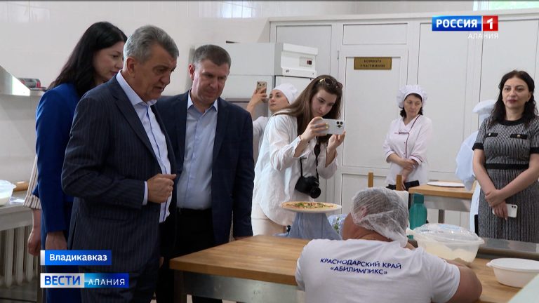 Сергей Меняйло посетил площадку чемпионата «Абилимпикс»