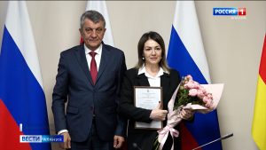 Сергей Меняйло встретился с жителями республики, которые внесли личный вклад в сохранение и развитие родного языка