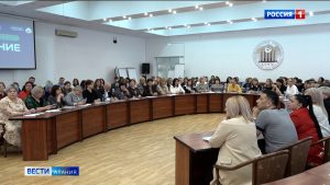 Для сотрудников избиркома провели встречу с известным государственным деятелем Рамазаном Абдулатиповым
