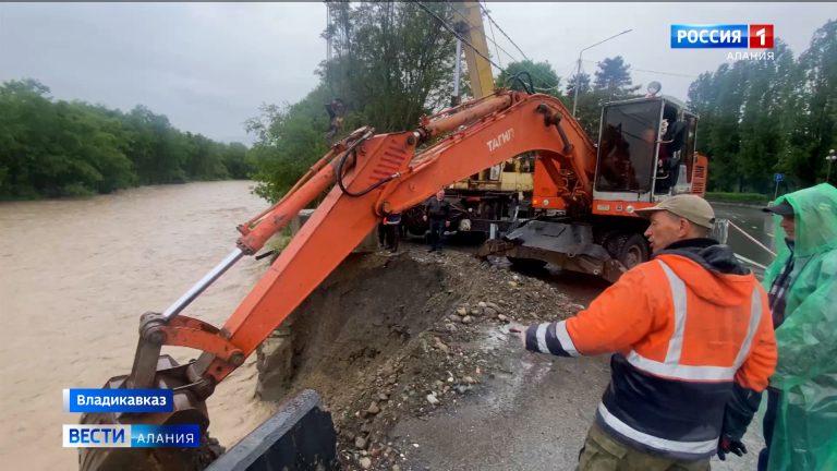 В Пригородном районе продолжаются ремонтные работы самоизливной скважины