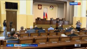 Педагогтæн æмæ бирæсывæллонджын ныййарджытæн социалон æххуысы мадзæлттыл, фæллойадон бартæ хъахъхъæныныл æмæ æндæр ахсджиаг фарстатыл æрныхас кодтой парламенты Советы æмбырды