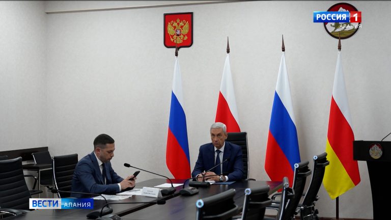 Борис Джанаев в режиме ВКС принял участие в заседании комиссии Госсовета
