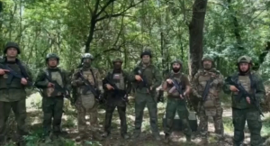 Военнослужащие 166-го мотострелкового полка имени И.А. Плиева поздравили жителей Северной Осетии с Днём России