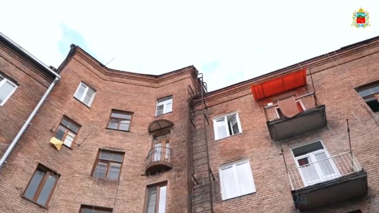 Муниципальное «Домоуправление» в ближайшее время проведет ремонт кровли дома на ул.Маркова,25