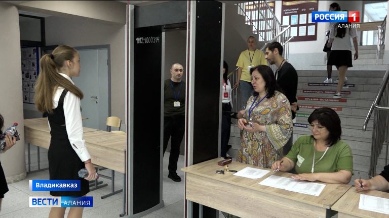 Более 8,2 тыс. девятиклассников сдали ОГЭ по предметам по выбору