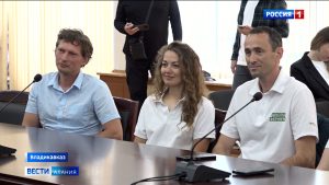 Выпускники 4-го сезона «Школы фермеров» получили дипломы в торжественной обстановке