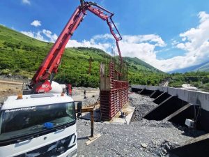 На участке строящейся дороги от Горной Санибы до Кармадона появятся два новых моста