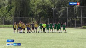 На стадионе спортивной школы Моздока прошел турнир по футболу