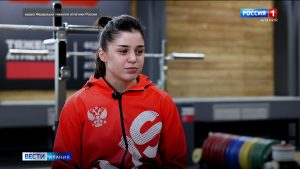 Осетинская штангистка Элеонора Гасиева сегодня выйдет на помост первенства мира по тяжелой атлетике