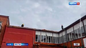 В школе № 3 во Владикавказе впервые за более чем 30 лет меняют крышу