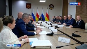 Сергей Меняйло провел совещание по вопросам жилищно-коммунального хозяйства
