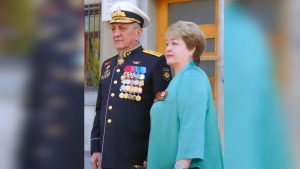 Сергей Меняйло поздравил жителей республики с Днём семьи, любви и верности