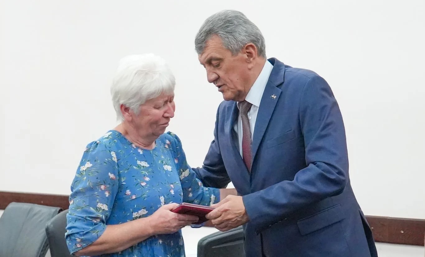 Сергей Меняйло передал ордена Мужества семьям погибших участников СВО