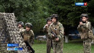 Военно-полевой лагерь для подростков работает в центре «Тамиск» в рамках проекта «Щит Отечества»
