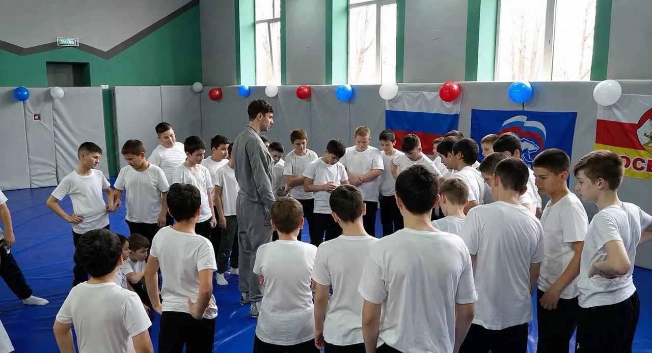 Более 1,5 тысячи ребят в республике уже занимаются спортивной борьбой благодаря проекту «Борьба в школы»