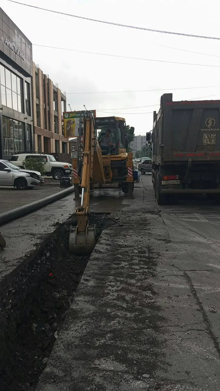 Водоканал меняет ветхий участок водопровода на ул. Генерала Плиева во Владикавказе