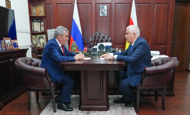 Сергей Меняйло провел рабочую встречу с Маратом Камболовым