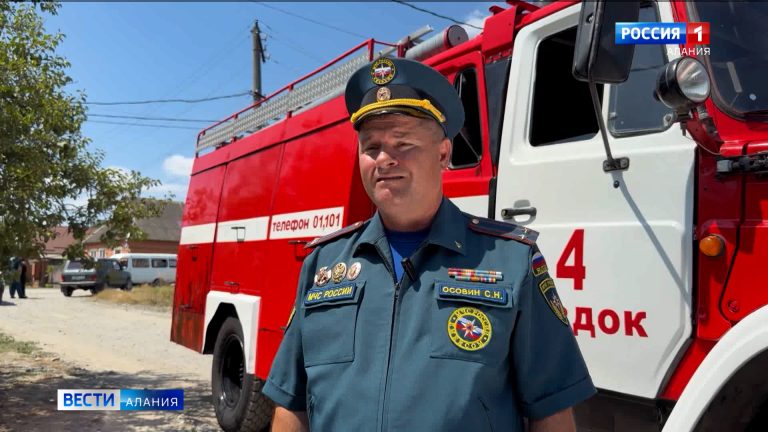 В Моздокском районе из-за аномальной жары сотрудники МЧС усилили профилактическую работу с населением