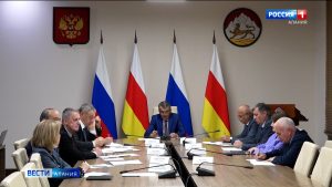 Аппаратное совещание: поступление в первый класс, пробы воды, ситуация с топливом
