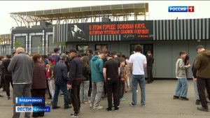 Многометровые очереди образовались сегодня у касс стадиона «Спартак» после старта продаж билетов на воскресный матч «Алании»
