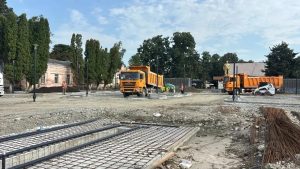 На центральной площади Ардона начали монтаж фонтана