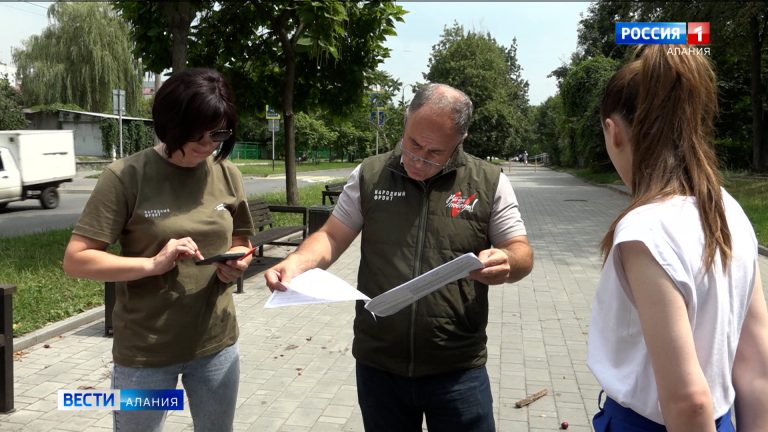 Активисты Народного фронта проверили ход благоустройства общественных зон Владикавказа