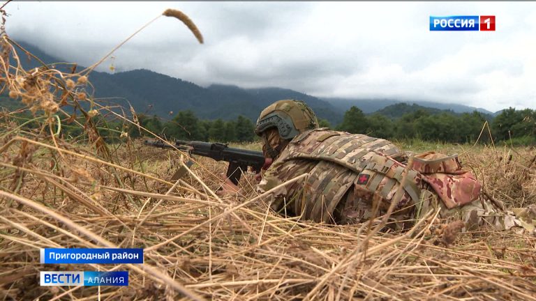 Военнослужащие 58-й армии оттачивают боевые навыки на полигоне в Северной Осетии