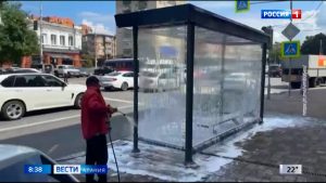 Специалисты «СпецЭкоСервиса» начали приводить в порядок остановки общественного транспорта во Владикавказе и районах республики