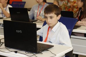 171 школа республики получит новое оборудование для кабинетов информатики, математики, химии и биологии