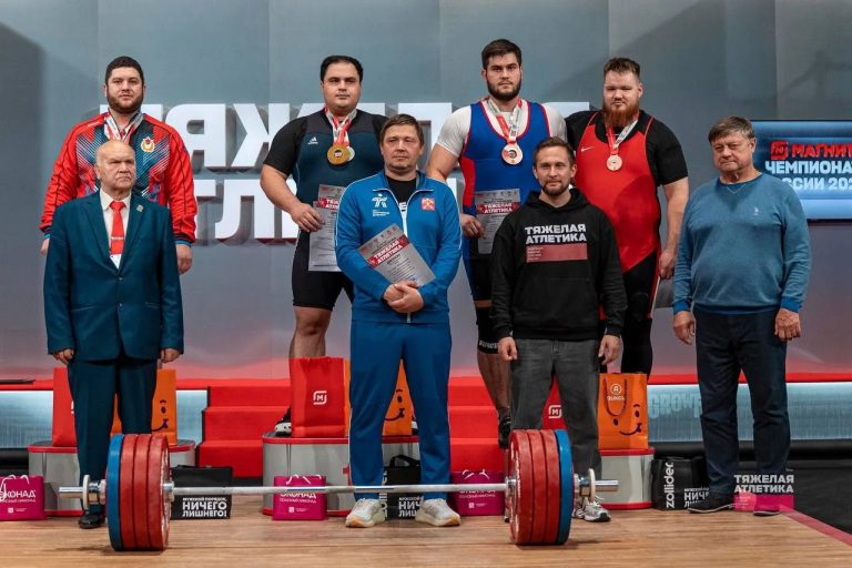 Арсен Мерденов и Сармат Теблоев – чемпионы России по тяжелой атлетике, Тимур Наниев – серебряный призер