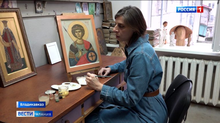 Иконописец Оллана Айларова создала 50 икон для храмов Северной Осетии