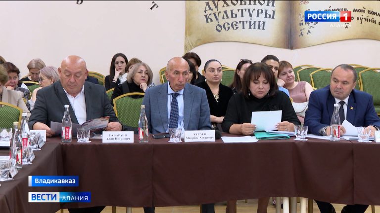 Круглый стол «Мы дружбой единой сильны» прошел в Национальной научной библиотеке