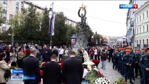 Память жертв теракта в Беслане почтили в разных городах России