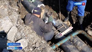 Водоканал меняет ветхий водопровод, питающий основное здание и общежитие Северо-Осетинского педагогического колледжа на ул. Кутузова