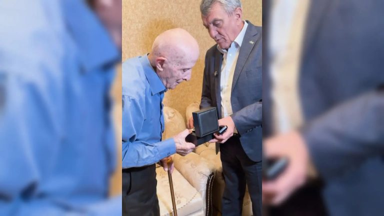 Сергей Меняйло поздравил со 100-летним юбилеем ветерана Великой Отечественной войны Константина Губаева