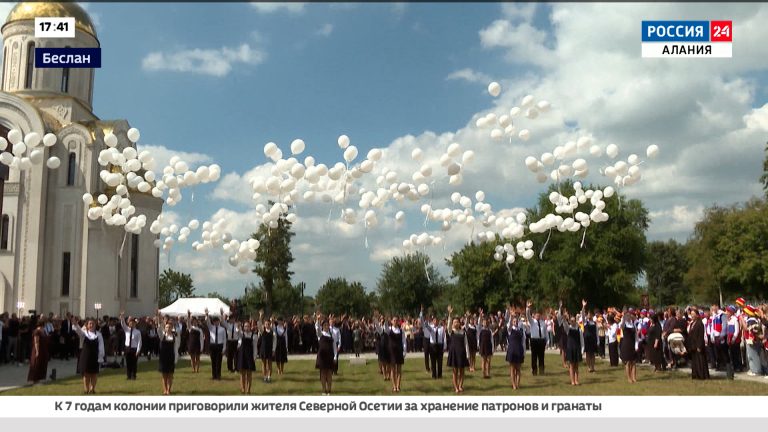 Сотни людей прошли Крестным ходом к мемориальному кладбищу «Город Ангелов»