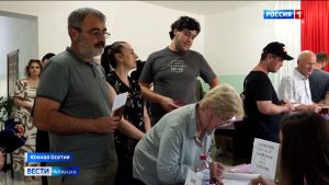 В Южной Осетии прошли досрочные выборы президента