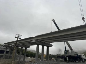 Строительство двух мостов начали на дороге от Горной Санибы до Кармадона