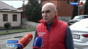 Активисты Народного фронта проверили состояние дорожного покрытия на нескольких улицах Владикавказа